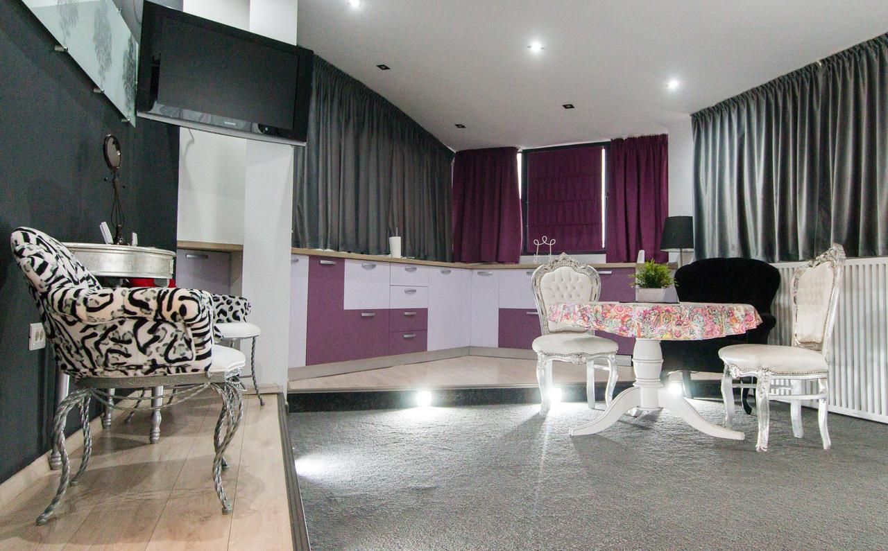 Hotel Jolie Apartments Gałacz Zewnętrze zdjęcie